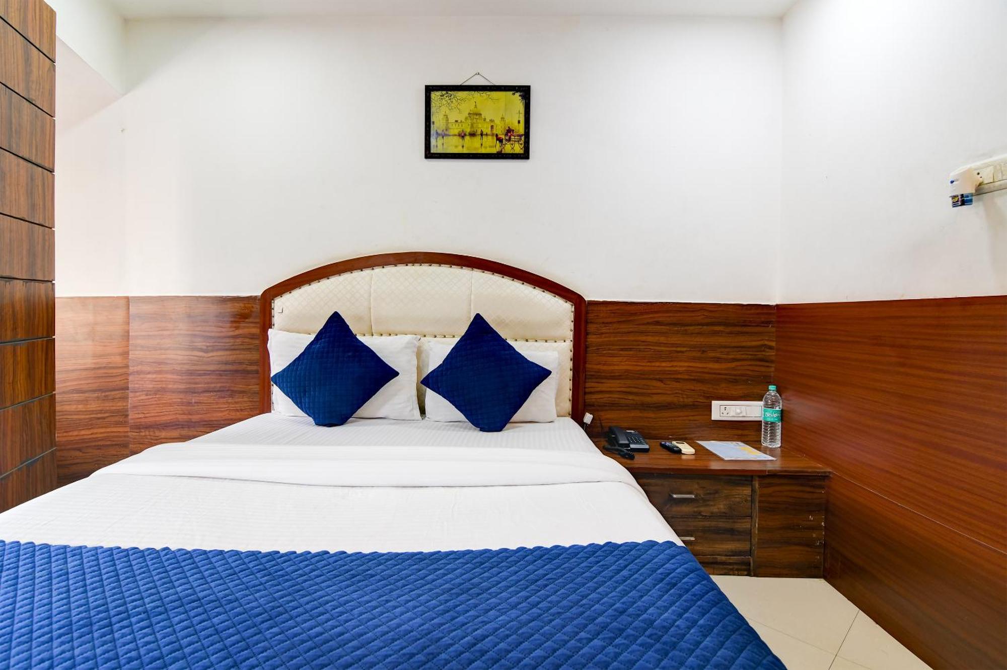 Hotel Q Inn Колката Екстер'єр фото
